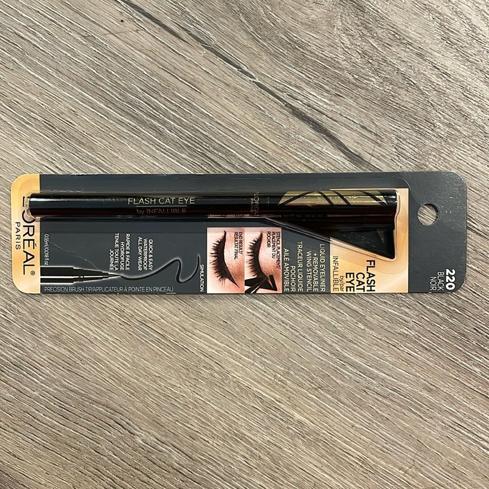 L’ORÉAL liquid eyeliner with stencil
